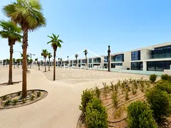 SPACIOUS ROOMS - BRAND NEW - PRIVATE BEACH ACCESS