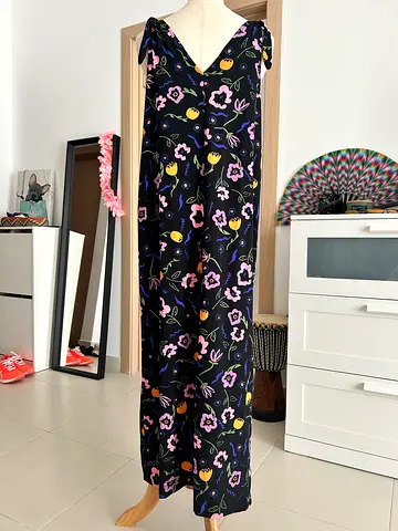 Monki Women's black floral sleeveless dress, size M— new