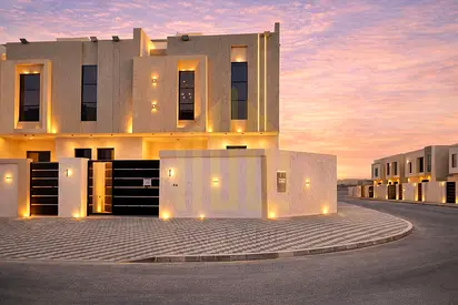 Elegant two-story villa with a roof in Al-Haliu 1. Practical design and price includes registration fees, electricity, and water.