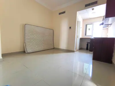 BIG SIZE BRIGHT STUDIO WITH WARDROBES CLOSE TO SAFARI MALL READY TO MOVE FOR FAMILY ONLY 18K
