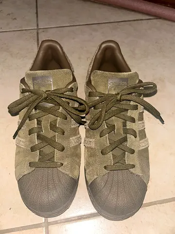 Adidas ORIGINAL sneakers for sale!