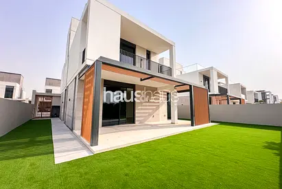 Green Belt Backing | Brand New | Family Home