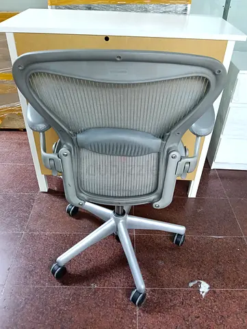 Herman Miller Aeron chair for selling.good condition