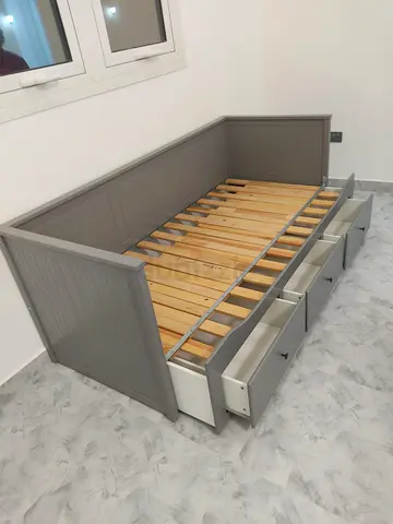 IKEA hamness daybed with 3 big storage drawers and 2 IKEA mattresses.