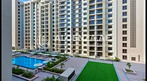 Pool View | Bright and Spacious | Rented