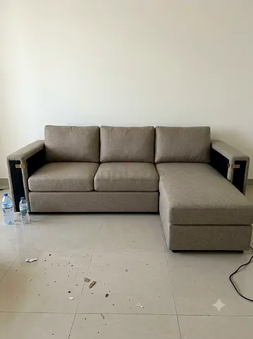 3-Seater Right-Arm Chaise Sofa in Brown - Good Condition
