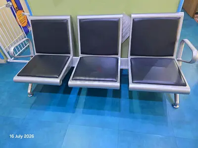 Reception Desk and waiting seats In very good condition l