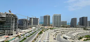 Corner Unit | High Floor Lagoon and Community Vie