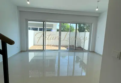 BEAUTIFUL 4 BR TOWNHOUSE | VERONA | MODERN LIVING