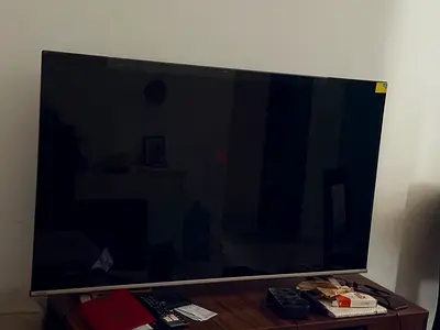 Toshiba 55 inch LED TV in good working condition branded new