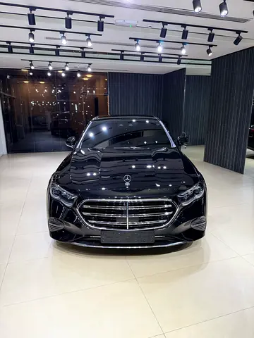 2024 Mercedes-BENZ E-CLASS photo 4