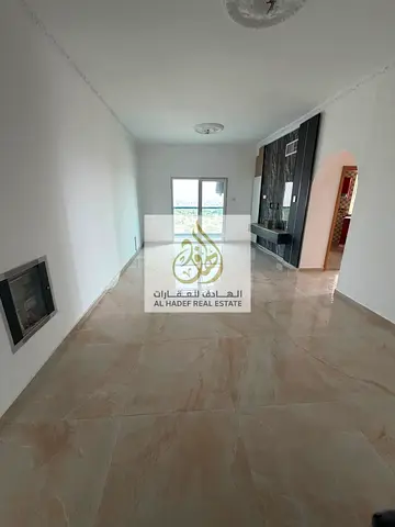 🏡🌊 للإيجار السنوي – شقة غرفة وصالة بإطلالة بحرية في النعيمية 3 | عجمان 🌊🏡  ✨ إذا كنت تبحث عن شقة تجمع بين المساحة الواسعة، والإطلالة الساحرة، والم