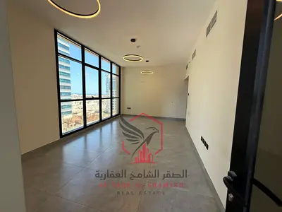 اجمل غرفتين وصالة مع خزائن + ستور تخزين + 2 بلكونة سهل المخرج الى دبي باركن مجاني للايجار في الخان