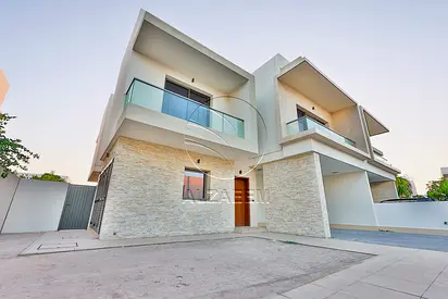 √Single Row Corner | Duplex 4X | 575 SQM PLOT√