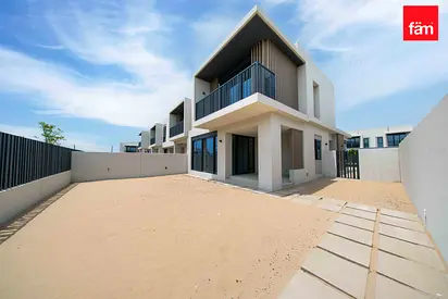 READY TO VIEW | END UNIT | LARGE PLOT