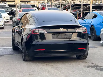 صورة 4 لـ 2021 Tesla MODEL 3