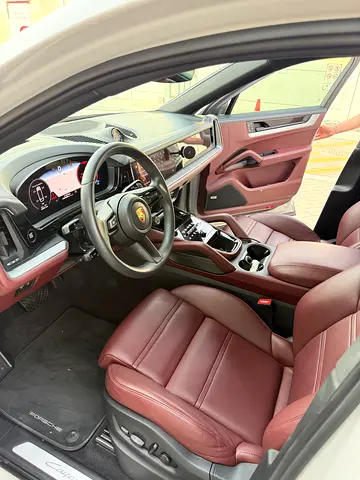2024 Porsche CAYENNE 缩略图 11
