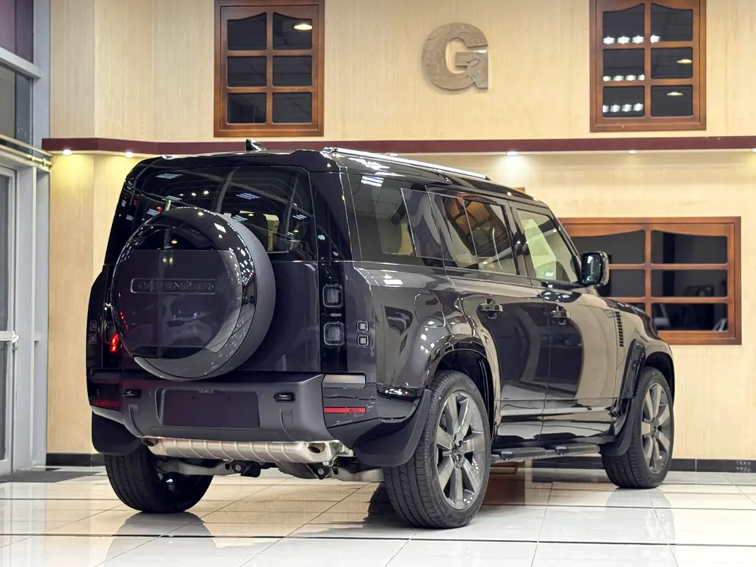 Land Rover Defender 2026