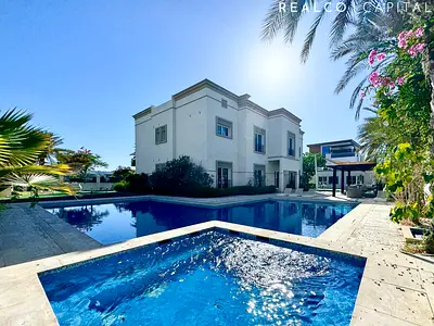 High-end | Spacious | 6 bed | Villa with Private Pool