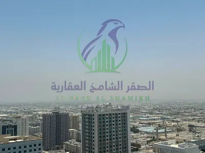 شقة ثلاث غرف وصالة في التعاون مع باركن مجاني وغرفة ماستر وستور وبلكونة وثلاث حمامات ومساحات واسعة توفر فرصة مثالية للعائلات الباحثة عن الراحة والرحابة