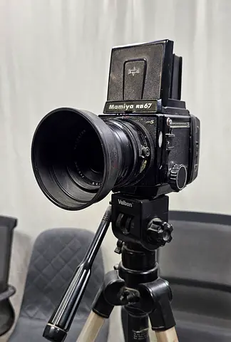 Mamiya RB67 Pro S Medium Format Film Camera with Mamiya-Sekor C 90mm f/3.8 Lens (1975) - Antique