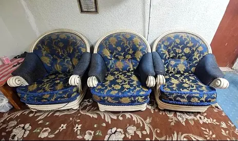 Set of 3 Classic Armchairs with Floral Upholstery