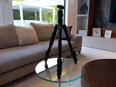 Benro Tripod – Sturdy, Lightweight, Excellent Condition