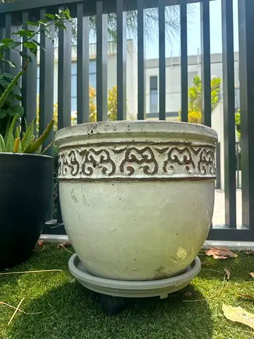 Decorative Ceramic Plant Pot with Saucer (45 × 45 cm) – Good Condition