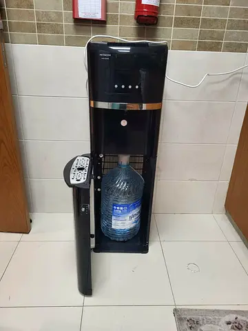 Bottom load water dispenser