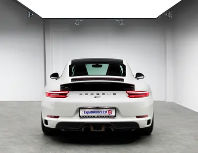 2017 Porsche 911 thumbnail 4