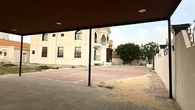Villa for Sale in Ajman – Al Jurf A distinguished villa in a prime location, situated on a corner 
