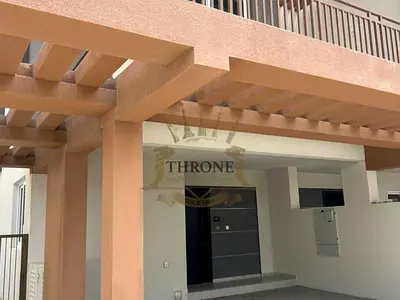 Corner Unit | L Shape Garden | Vacant