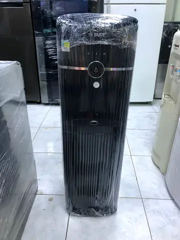 Bottom load water dispenser