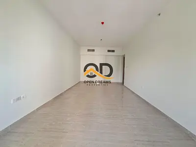 BARAND NEW FAMILY BUILDING (OUT SAID COMMUNITY) CANTARAL AC RANT 55K WITH BULCONEY 2 WASHROOM PARIM