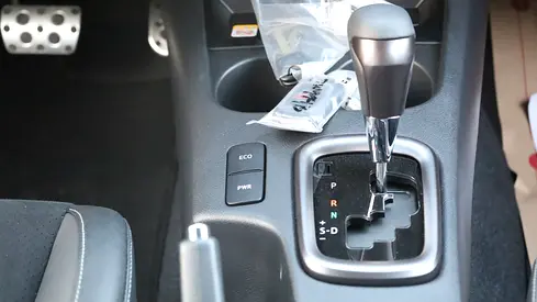 2025 Toyota HILUX 缩略图 19