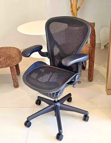Herman Miller Aeron Classic Chair Size B Fully Adjustable
