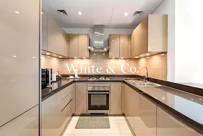 FULLY FURNISHED | VACANT NOW | FLEXIBLE
