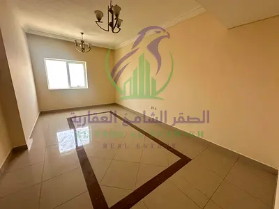 ثلاث غرف وصالة بالتعاون، 3 حمامات وبلكونة، باركينغ مجاني، موقع مميز قريب من الخدمات، إيجار 60 ألف سنوياً