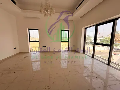 فيلا أول ساكن بالجازات مع بدروم وملحق خارجي وتشطيبات سوبر لوكس مناسبة للسكن أو النشاط التجاري