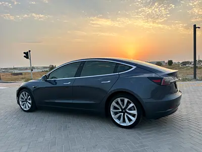 صورة 5 لـ 2020 Tesla MODEL 3