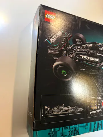 LEGO Technic Mercedes AMG PETRONAS Formula 1 Race Car (boxed)