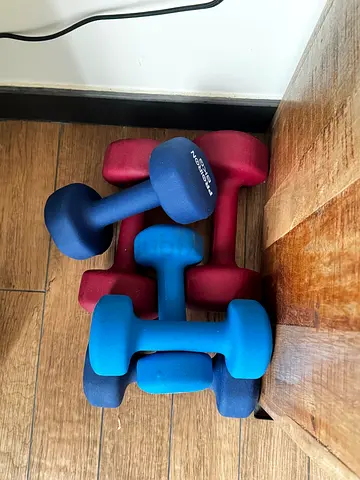 Set of small neoprene dumbbells - pair of 4kg 6kg & 8kg each
