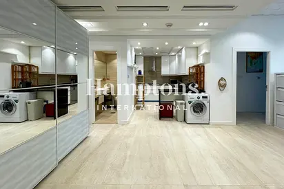 Upgraded | High Floor | Vacant | Furnished