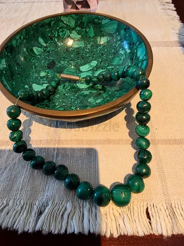 Vintage Genuine Congolese Malachite 2-Piece Set - 17cm Brass Rimmed Bowl & Graduated Bead Necklace