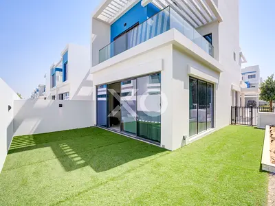 5BR | End Corner TH | Landscape Garden