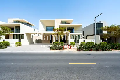 Lagoon View | Single Row | Vacant | Exclusive