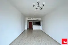 Exclusive 1br Rented on mid floor