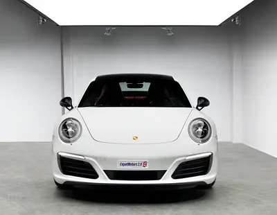 2017 Porsche 911 thumbnail 5