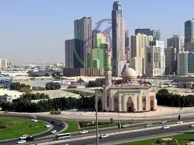 شقة ثلاث غرف وصالة للإيجار السنوي العائلي في الخان بإطلالات بانورامية وباركينغ مجاني وستور كبير
