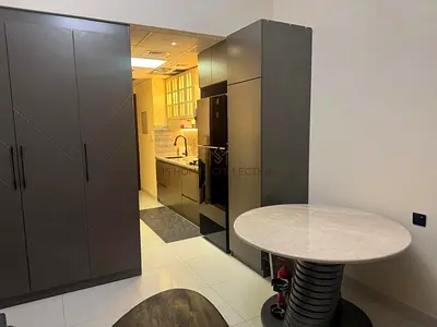 RENTED | UPGRADED UNIT | HIGH FLOOR